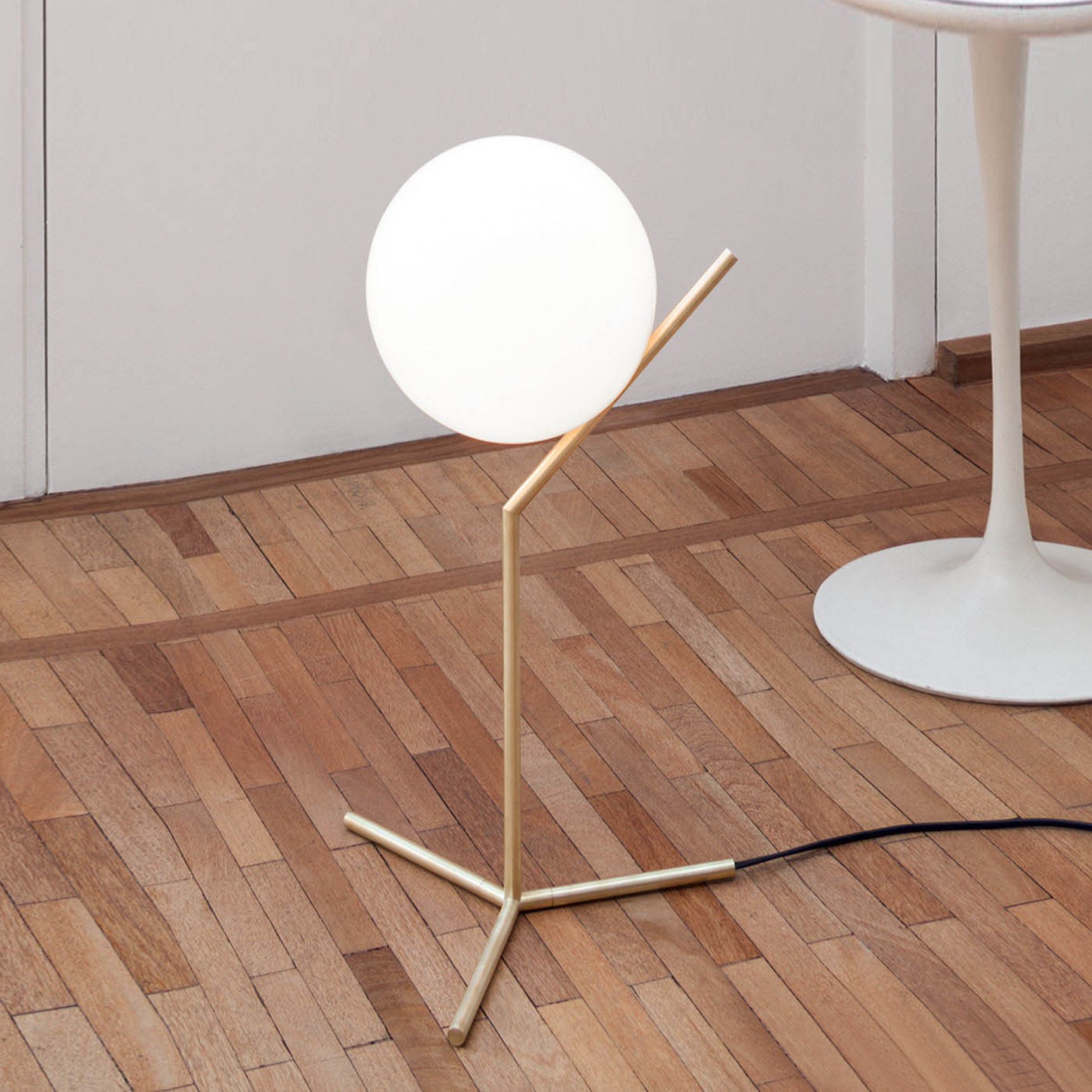 IC Table Lights ∅ 12.6′′ x H 20.9′′ / Dia 32cm x H 53cm / Polished Brass / US Plug