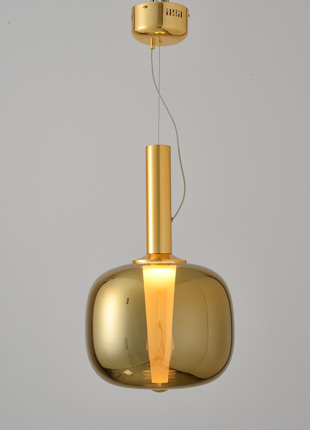 dusk to dawn pendant light