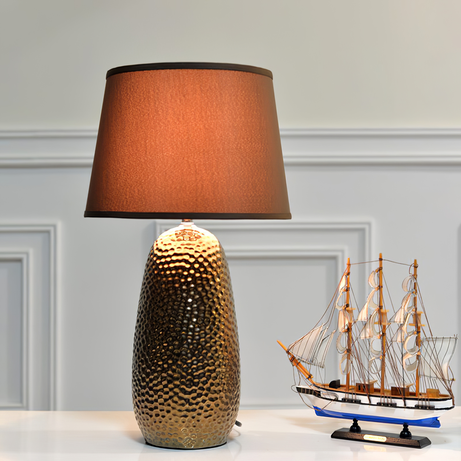 12 Sculptural Ceramic Table Lamps To Elevate Your Interiors - Mooielight