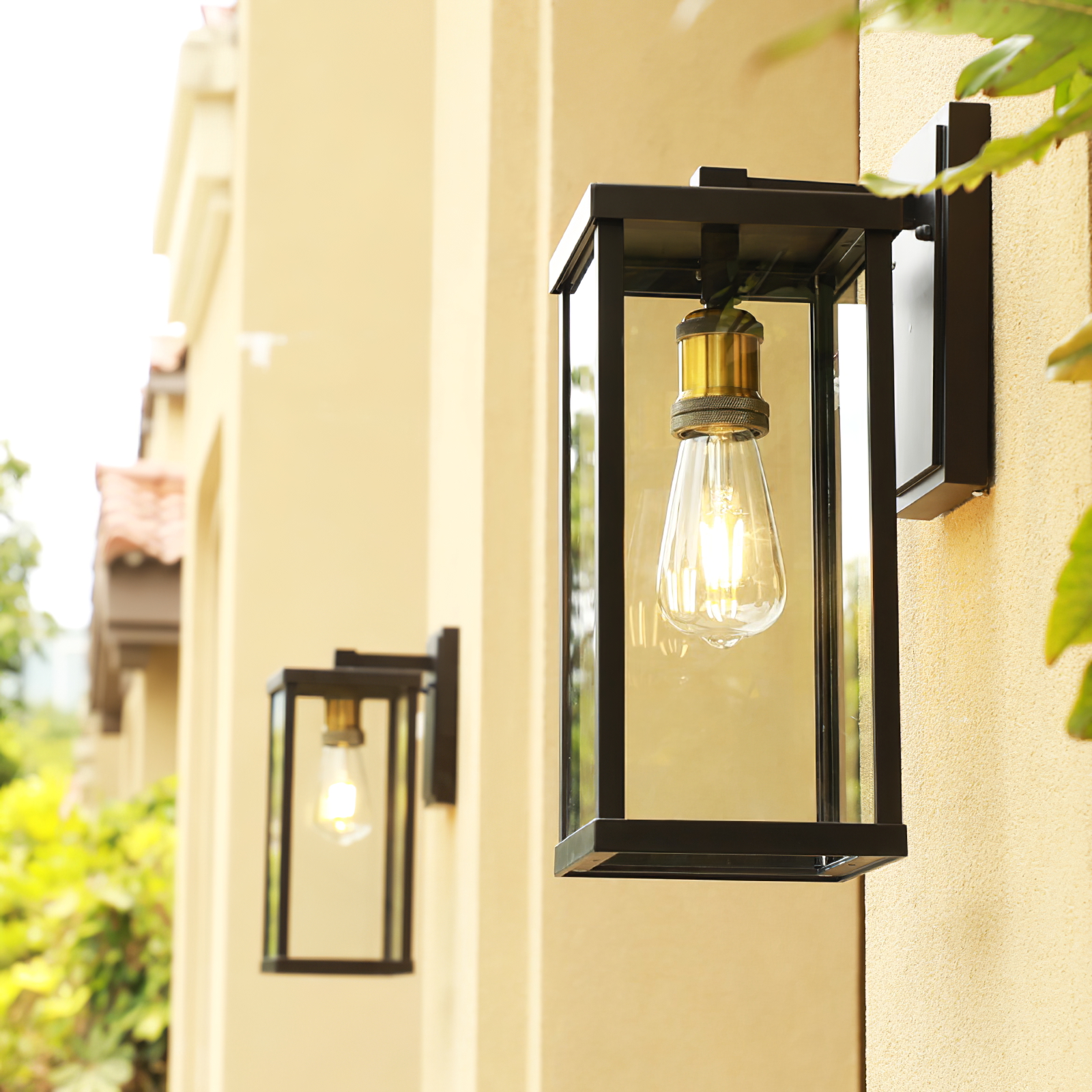 Beautiful and functional outdoor lighting: 9 classic brass wall lights -  Mooielight