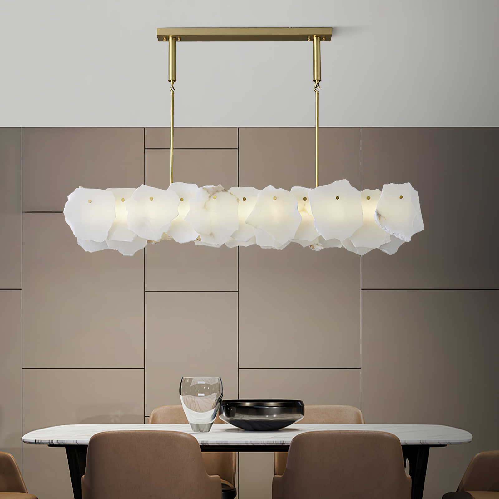 https://www.mooielight.com/wp-content/uploads/2023/07/Magari_Alabaster_Chandelier-13.jpg